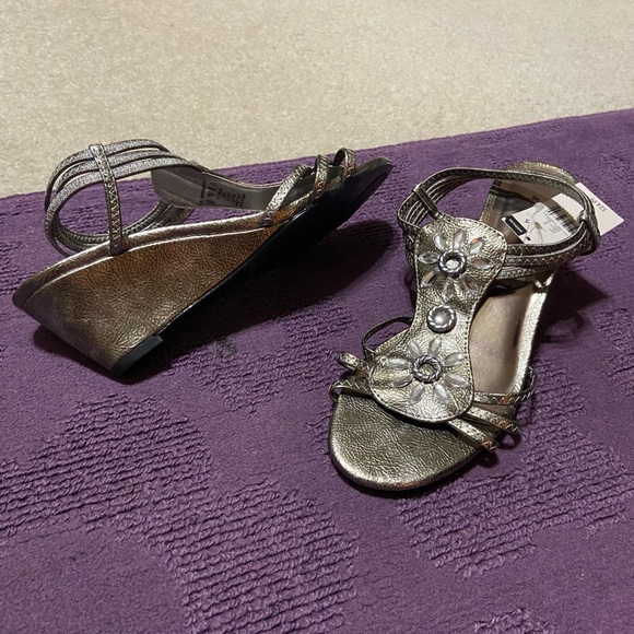 NWT wedge - Picture 2 of 6